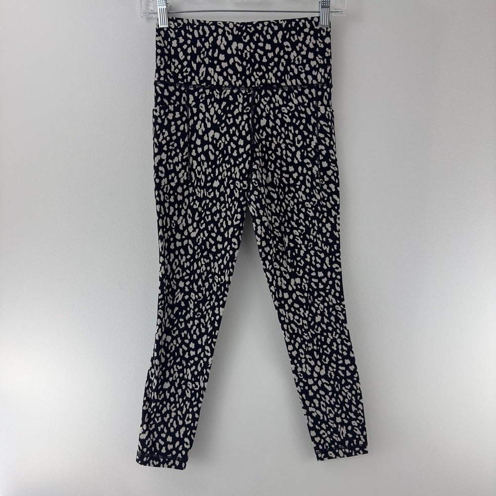Athleta black‎ and white leggings